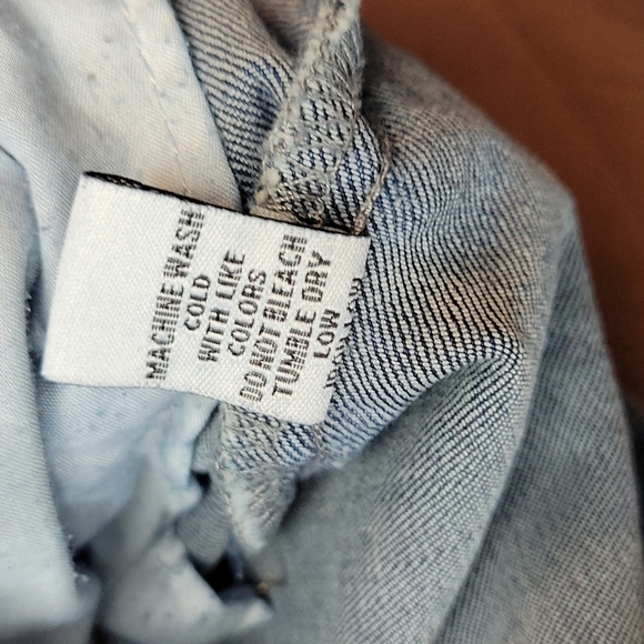 REFUGE Distressed Jean Trucker Jacket  M - Picture 8 of 12